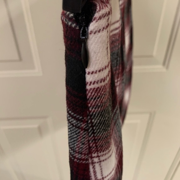 Plaid Skirt - Picture 4 of 5